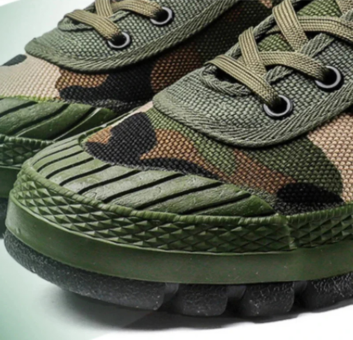 Men's Lace-Up Sneakers with Reinforced Toe Cap and Textured Outsole