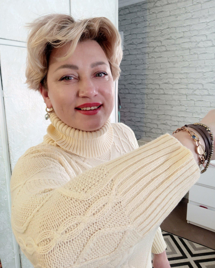 Women's Cable Knit Turtleneck Sweater Dress with Long Sleeves and Side Slit