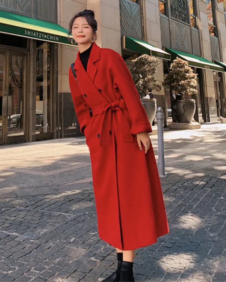 Women's Long Trench Coat with Wide Lapels and Double Breasted Closure