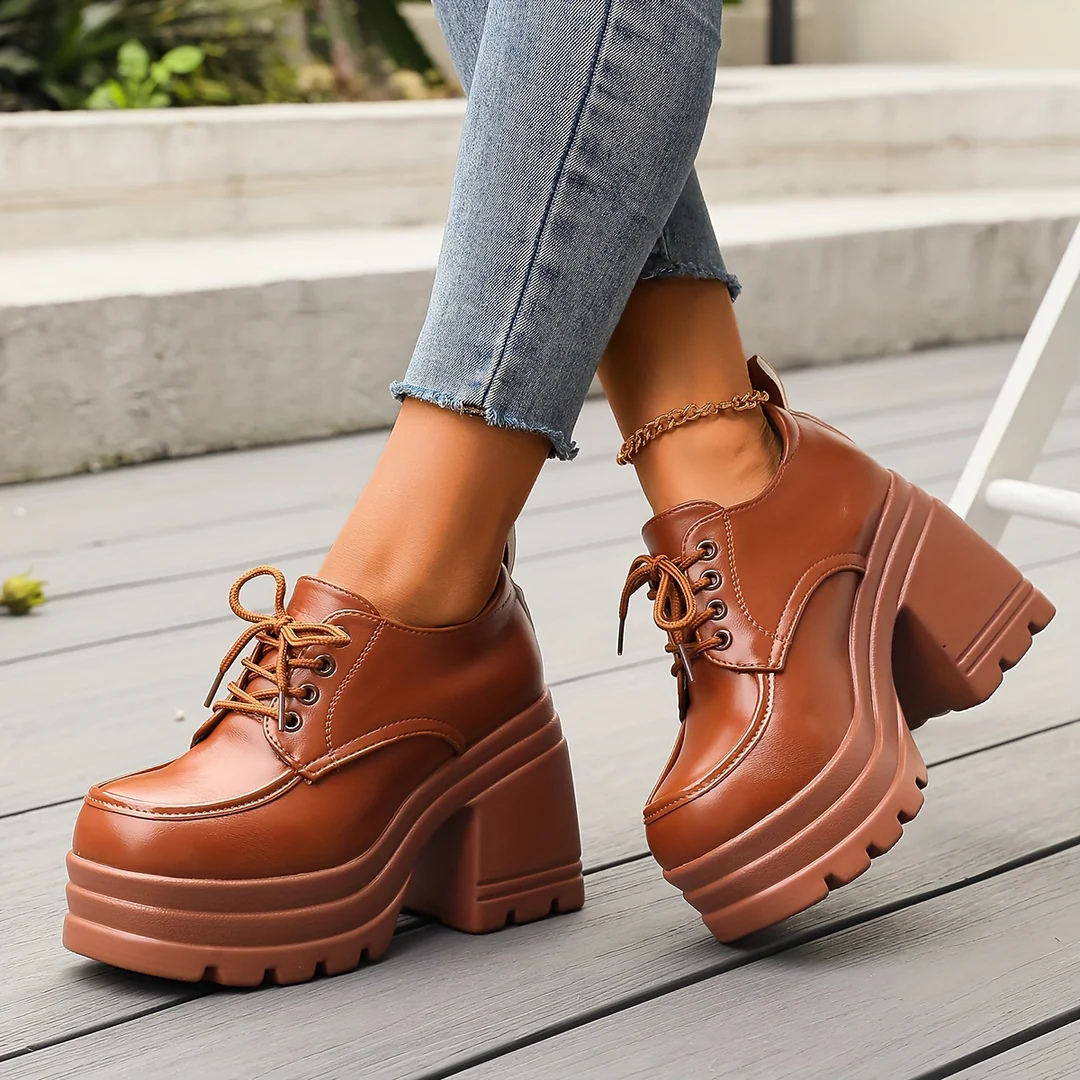Women's Platform Oxford Shoes with Lace Up Front and Chunky Block Heel