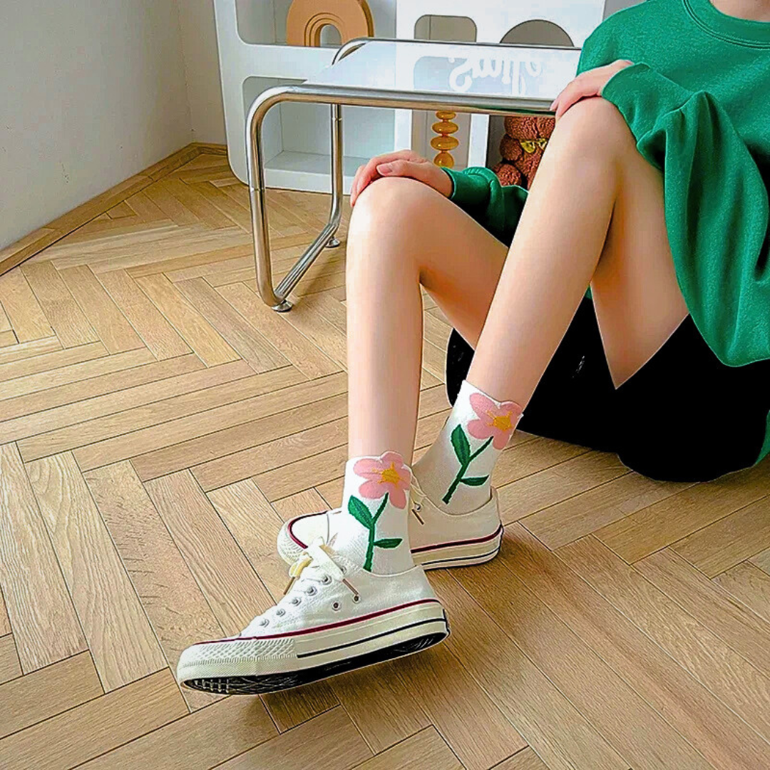 Women's Crew Socks Set with Floral Appliqué Design